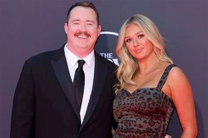 Unveiling Shane Gillis's Girlfriend: A Deep Dive into His Personal Life