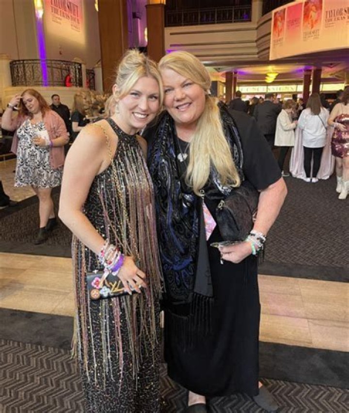 Unveiling the Life of Andrea Swift's Sister: A Journey Through Sisterhood